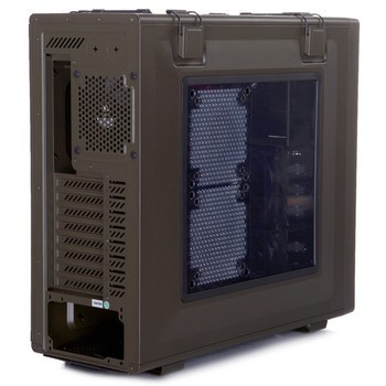 Corsair Vengeance C70 軍綠色機箱評測 高氣流與軍規韌性的經典結合